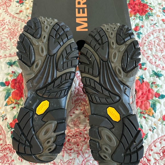 Merrell Women’s Hiking/Walking Shoes - Picture 7 of 13